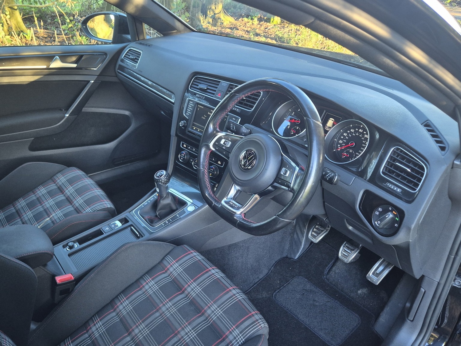 Used Volkswagen Golf 2017 for sale - 77453076: Photo 8