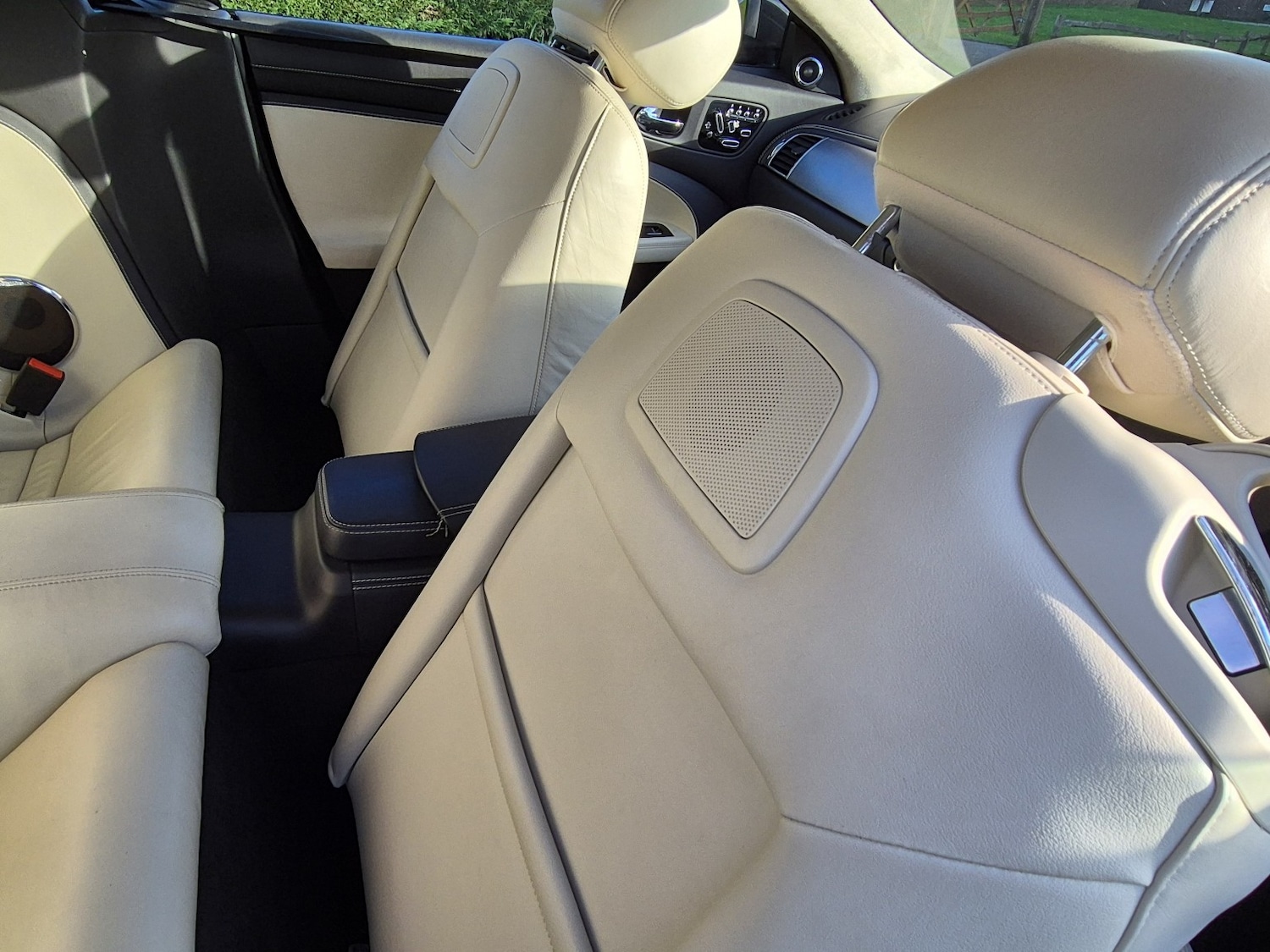 Used Jaguar XKR 2013 for sale - 78121531: Photo 13