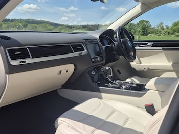 Used Volkswagen Touareg 2017 for sale - 78841014: Photo