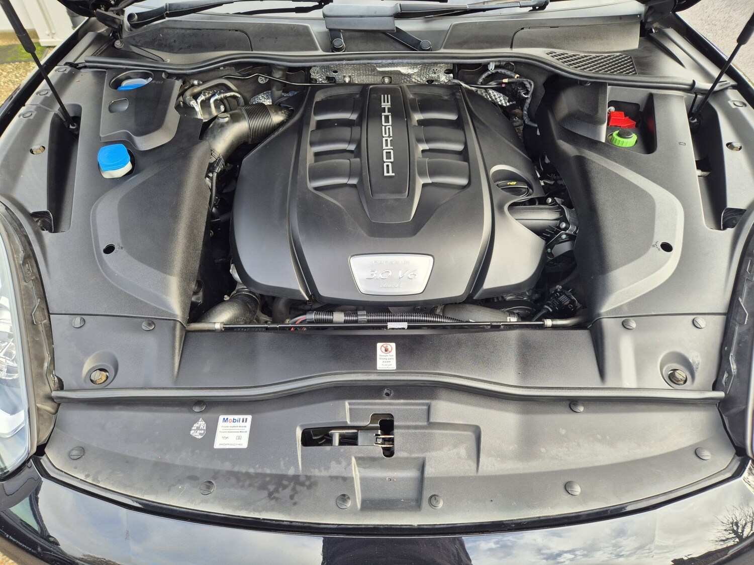 Used Porsche Cayenne 2016 for sale - 76840574: Photo 40