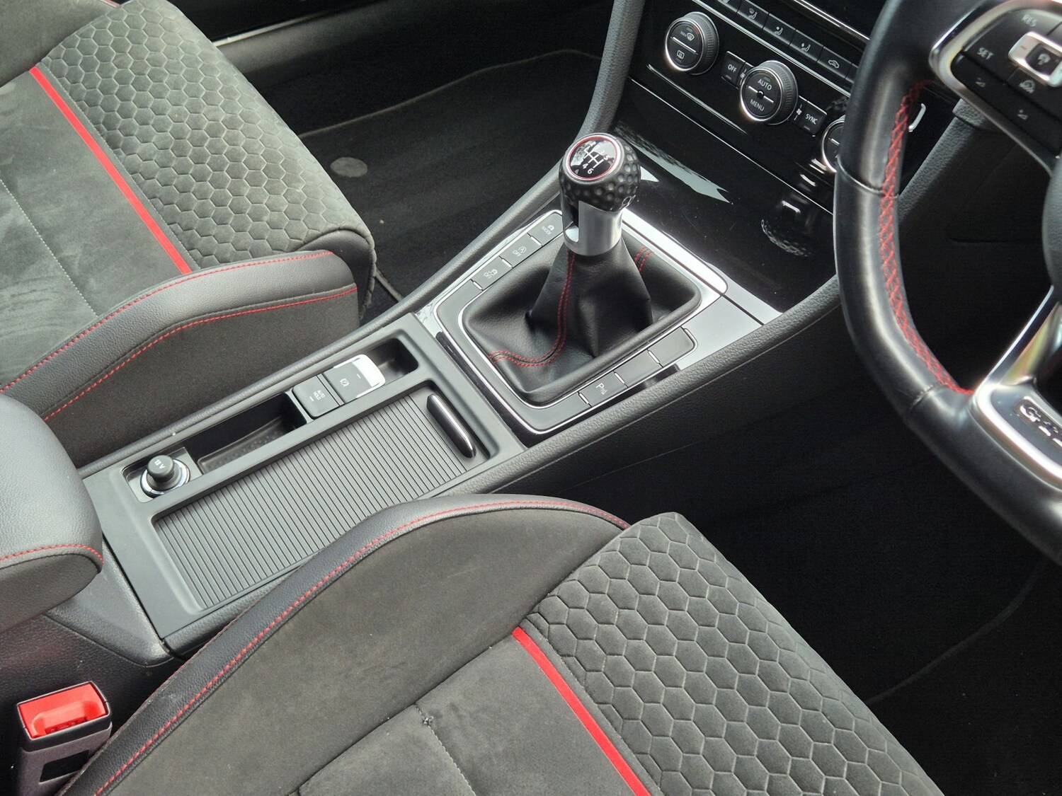 Used Volkswagen Golf 2018 for sale - 77906445: Photo 24