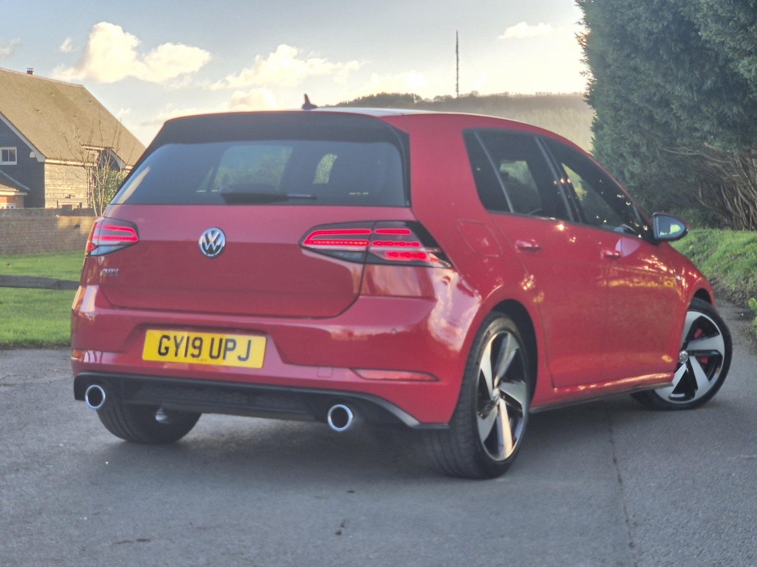 Used Volkswagen Golf 2019 for sale - 76840570: Photo 2