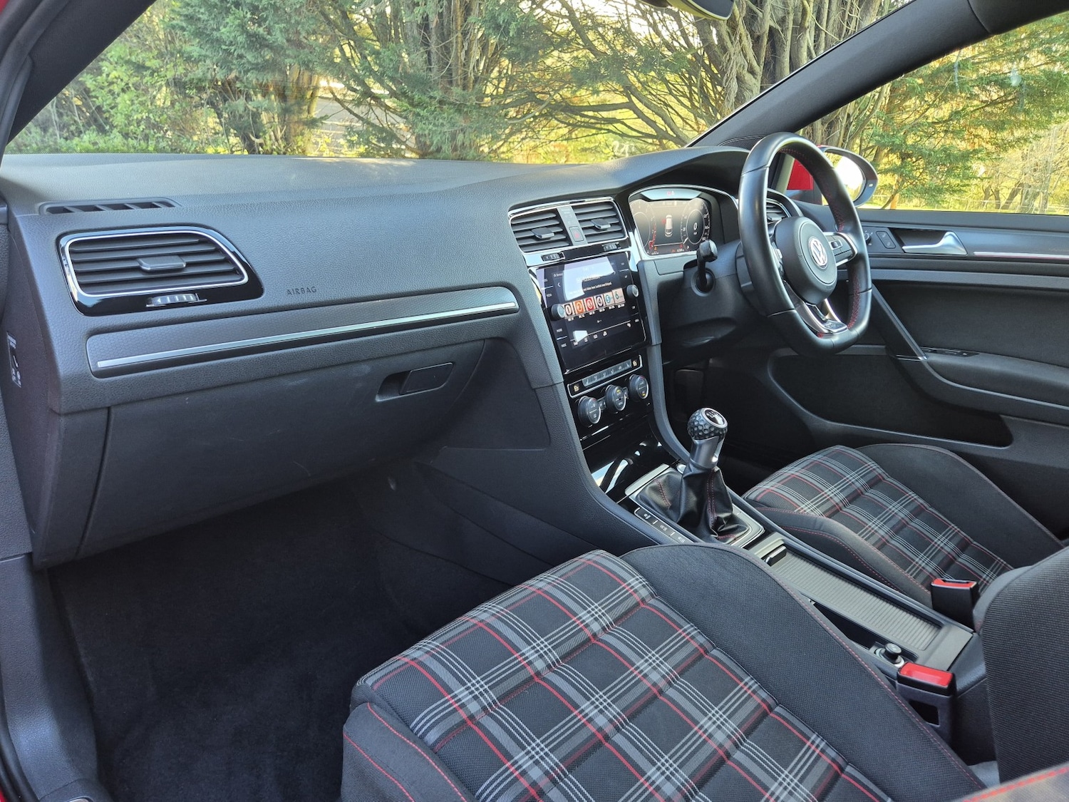 Used Volkswagen Golf 2019 for sale - 76840570: Photo 3