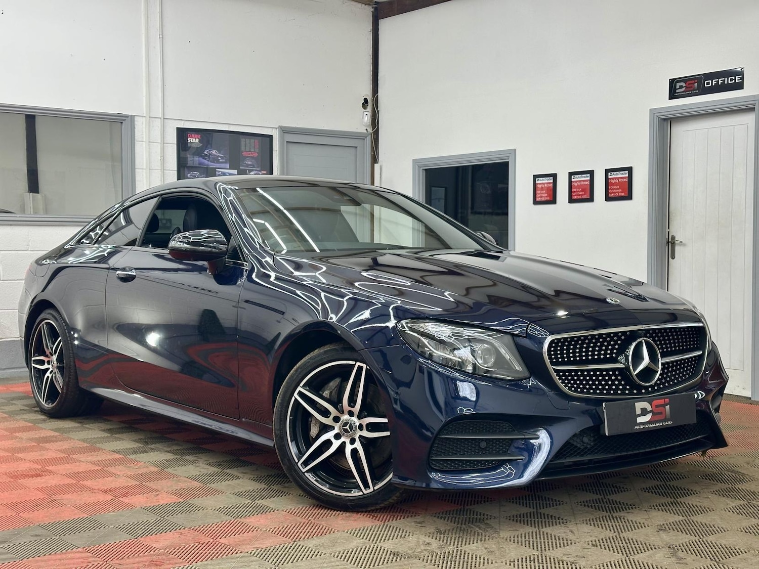 Used Mercedes-Benz E Class 2017 for sale - 77669444: Photo 1