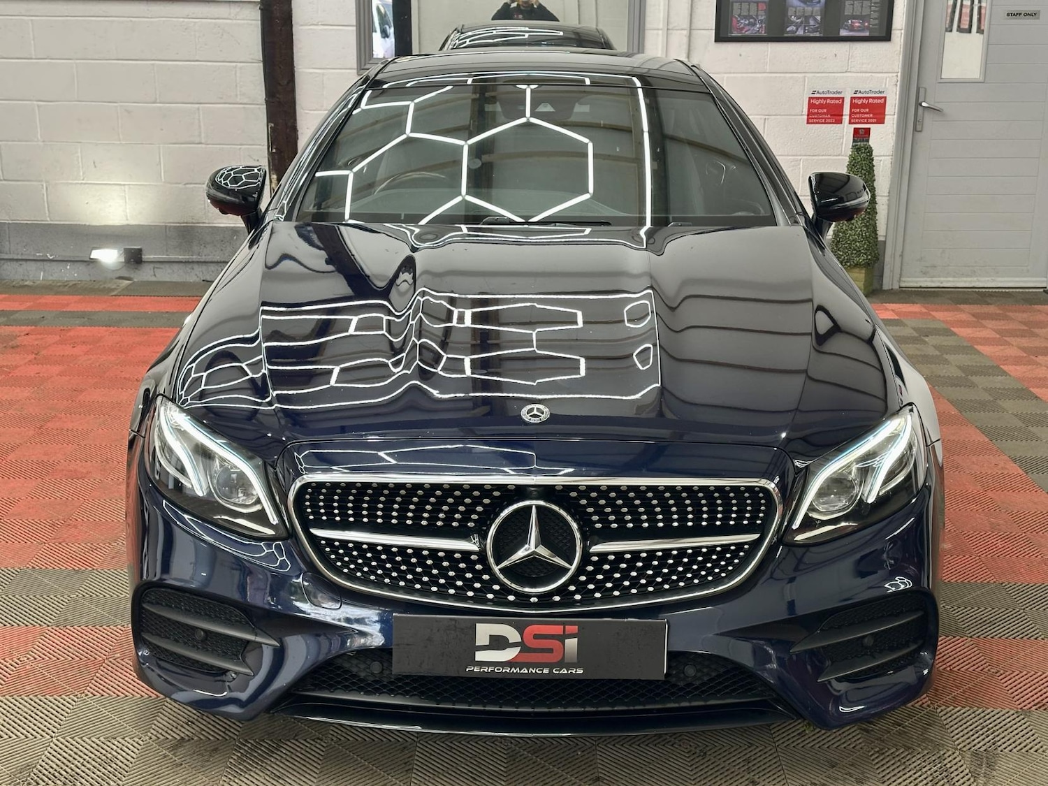 Used Mercedes-Benz E Class 2017 for sale - 77669444: Photo 2