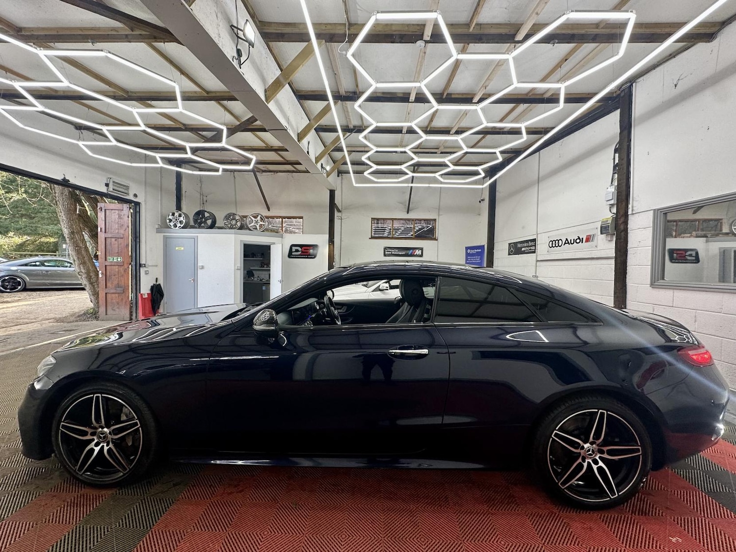 Used Mercedes-Benz E Class 2017 for sale - 77669444: Photo 5