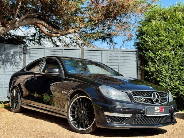 Used Mercedes-Benz C Class 2014 for sale - 76273139: Photo 1