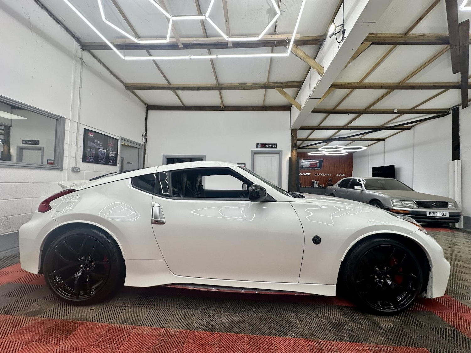 Used Nissan 370 Z 2015 for sale - 77277684: Photo 5