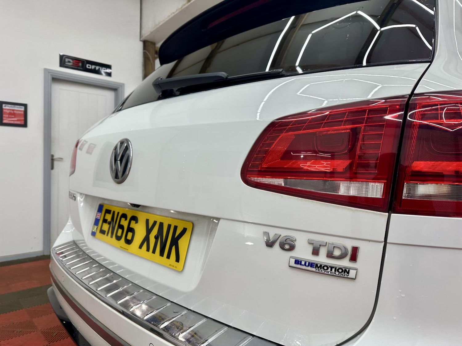 Used Volkswagen Touareg 2017 for sale - 77736216: Photo 11