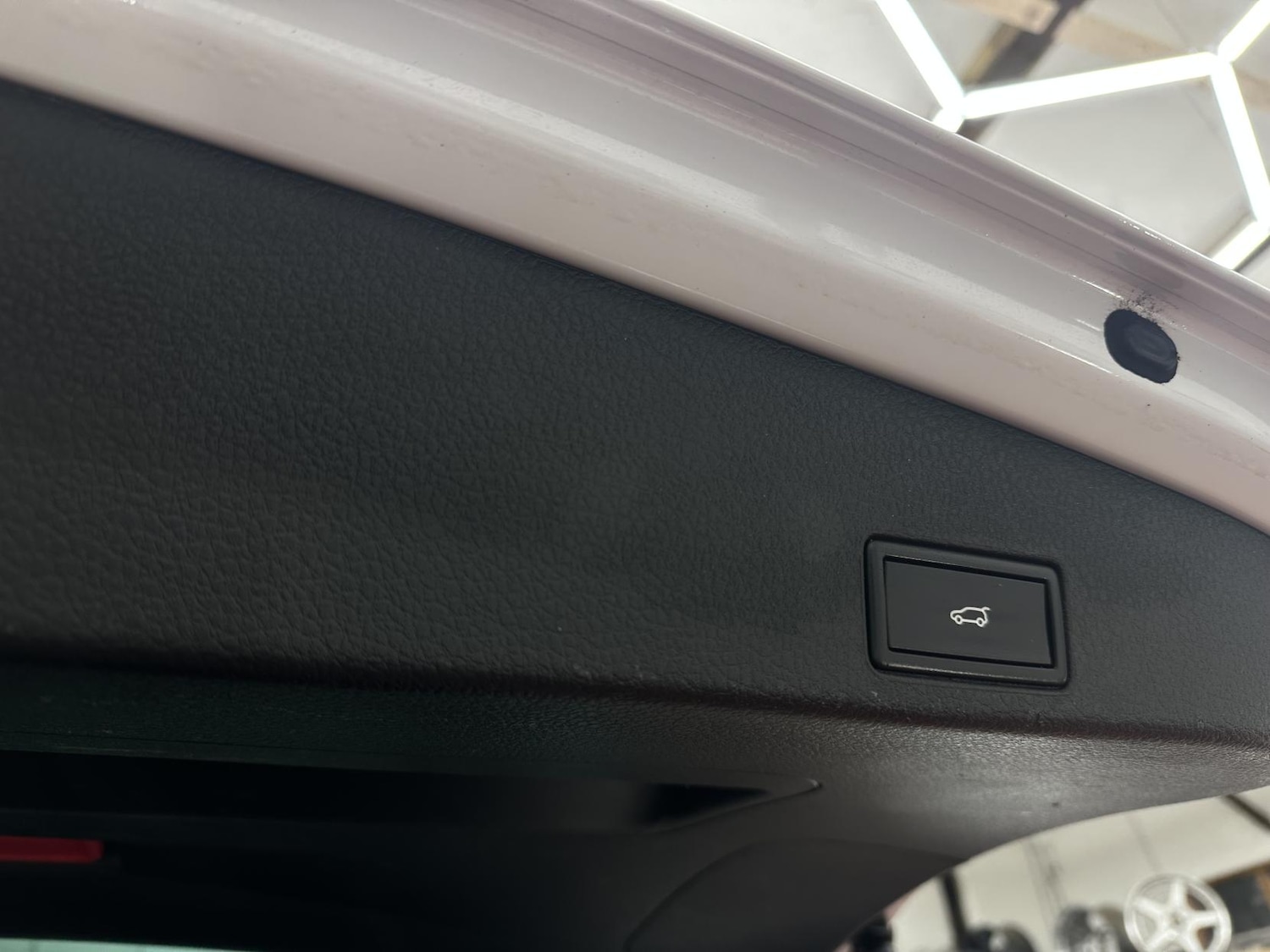 Used Volkswagen Touareg 2017 for sale - 77736216: Photo 16