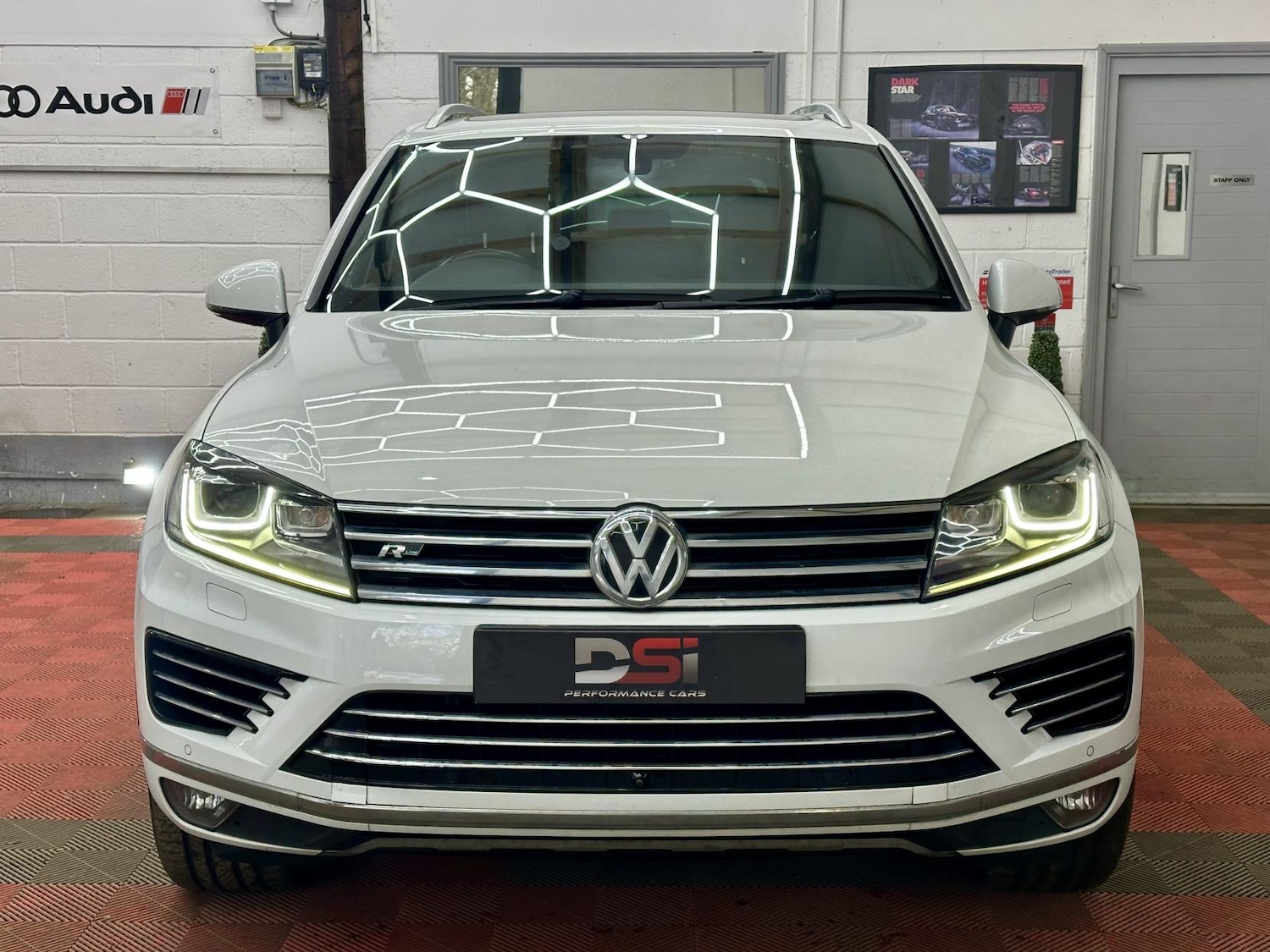 Used Volkswagen Touareg 2017 for sale - 77736216: Photo 2