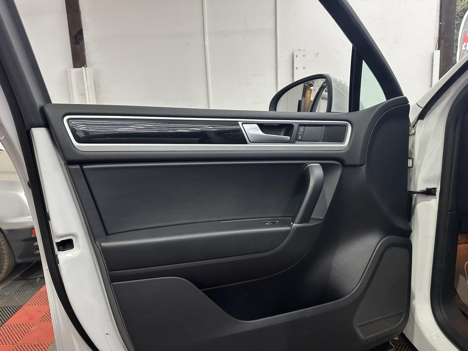 Used Volkswagen Touareg 2017 for sale - 77736216: Photo 31