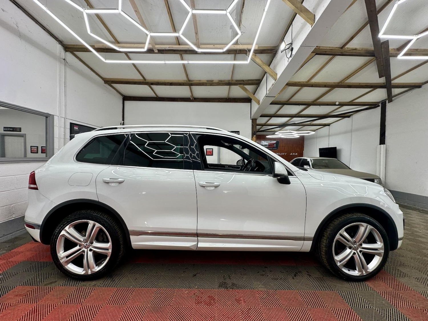 Used Volkswagen Touareg 2017 for sale - 77736216: Photo 4