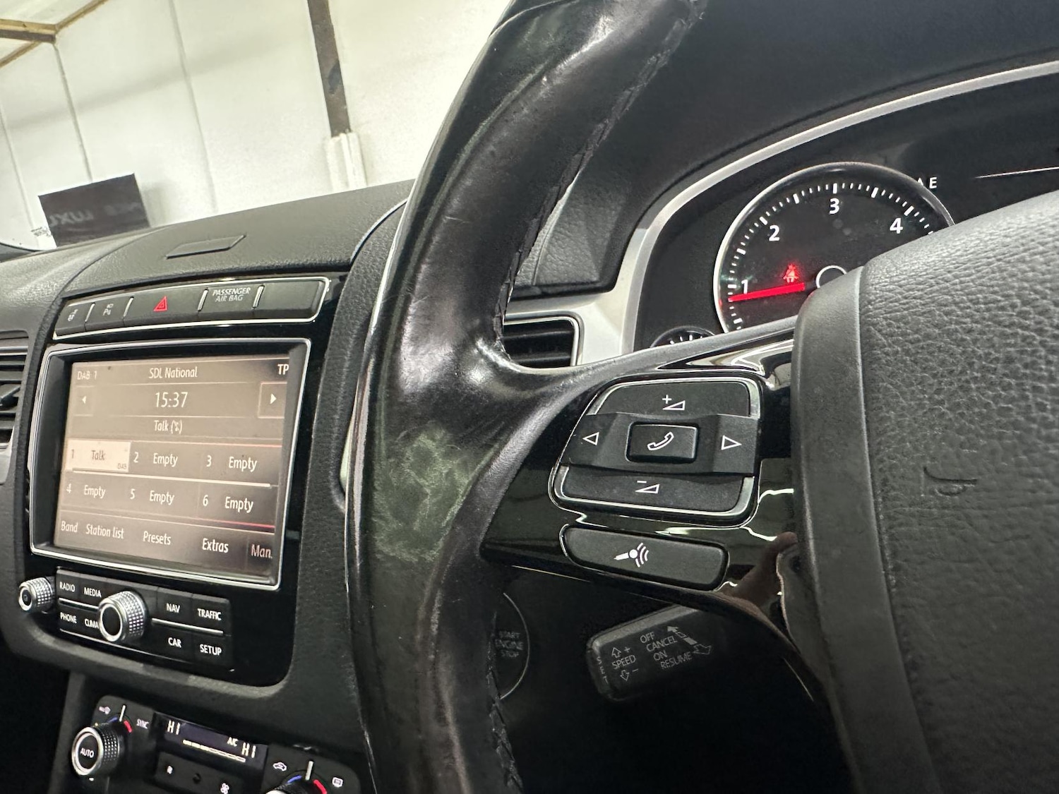 Used Volkswagen Touareg 2017 for sale - 77736216: Photo 41