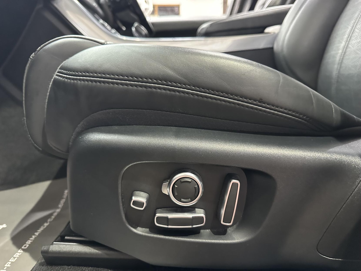 Used Land Rover Range Rover Sport 2019 for sale - 77409903: Photo 36