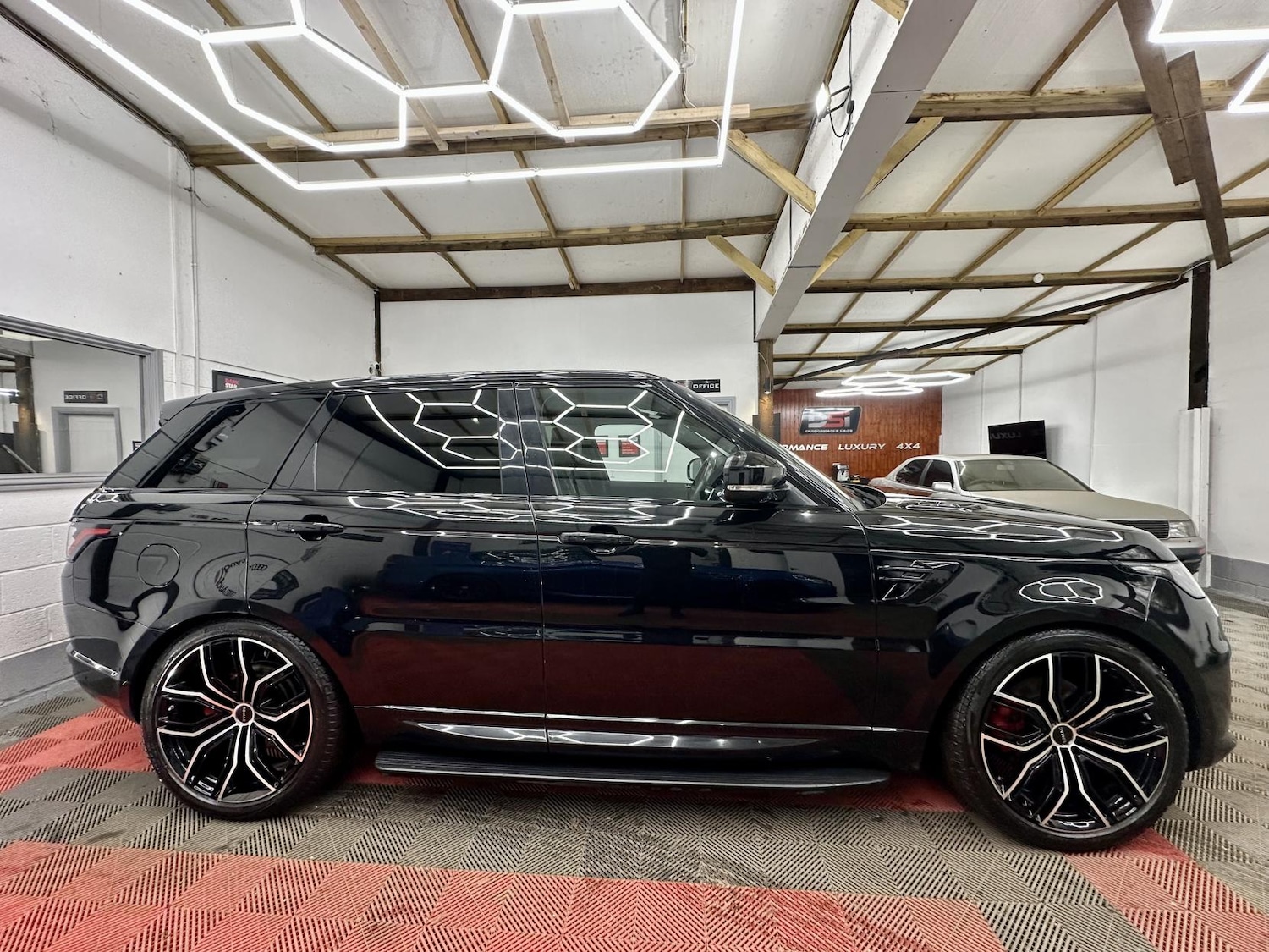 Used Land Rover Range Rover Sport 2019 for sale - 77409903: Photo 4