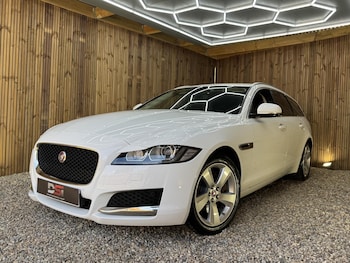 Used Jaguar XF 2018 for sale - 79451747: Photo