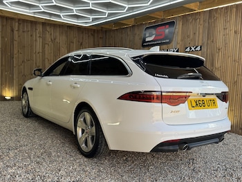 Used Jaguar XF 2018 for sale - 79451747: Photo