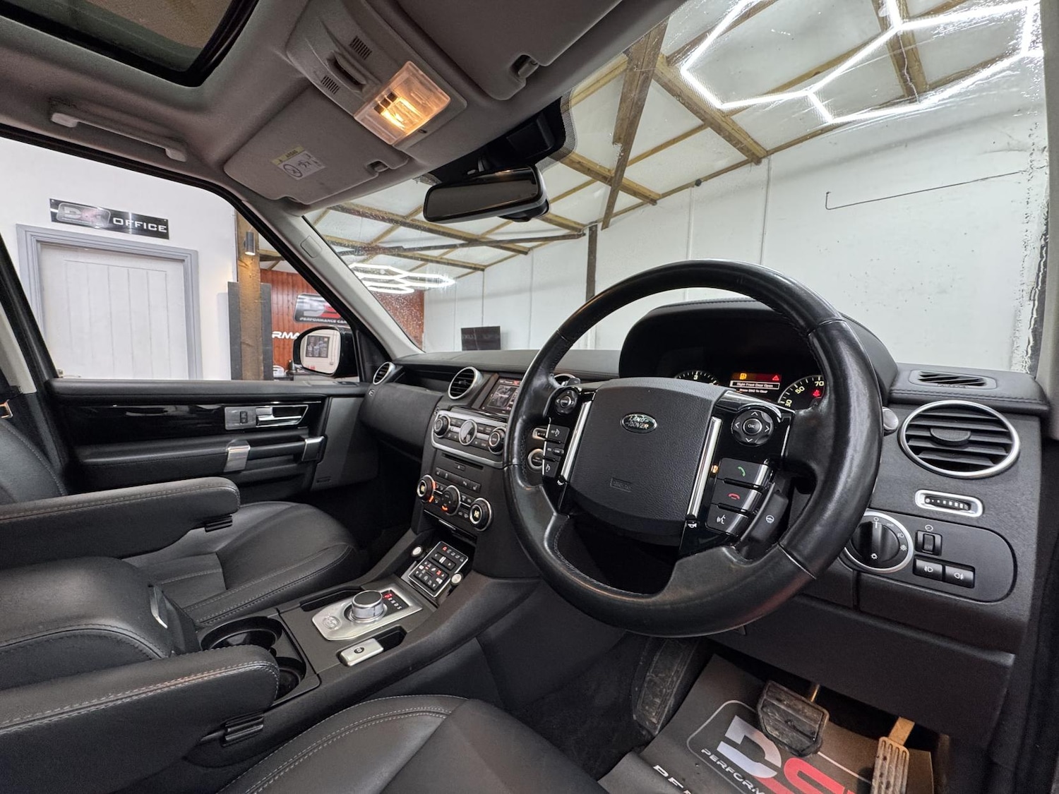 Used Land Rover Discovery 2016 for sale - 76864293: Photo 14