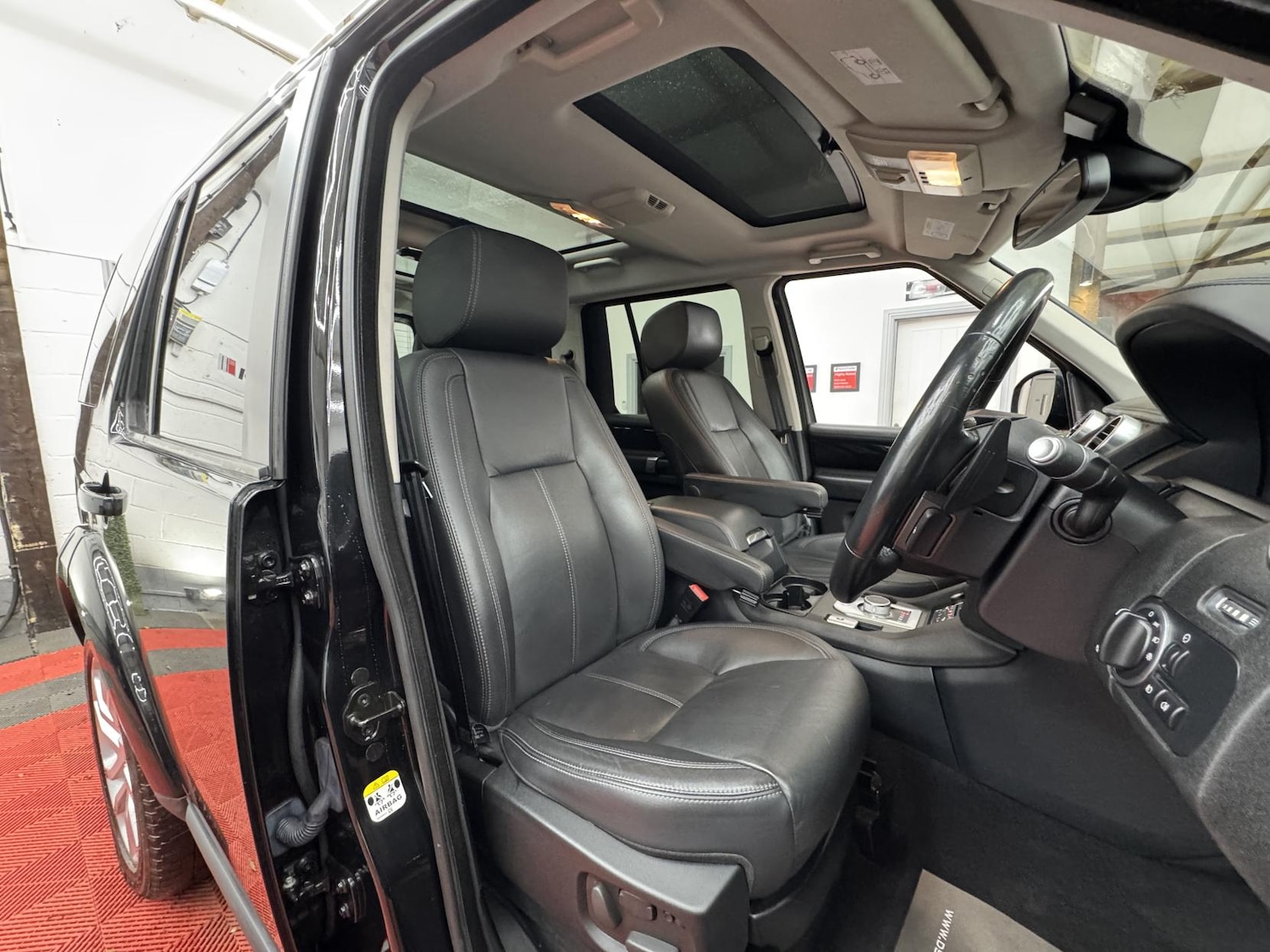 Used Land Rover Discovery 2016 for sale - 76864293: Photo 15