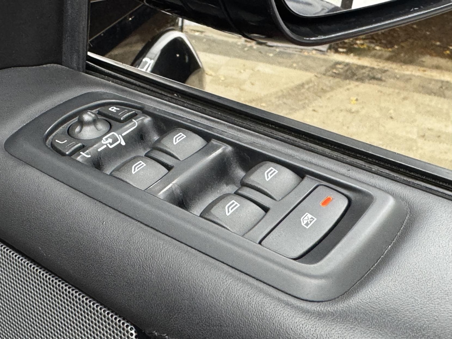 Used Land Rover Discovery 2016 for sale - 76864293: Photo 17