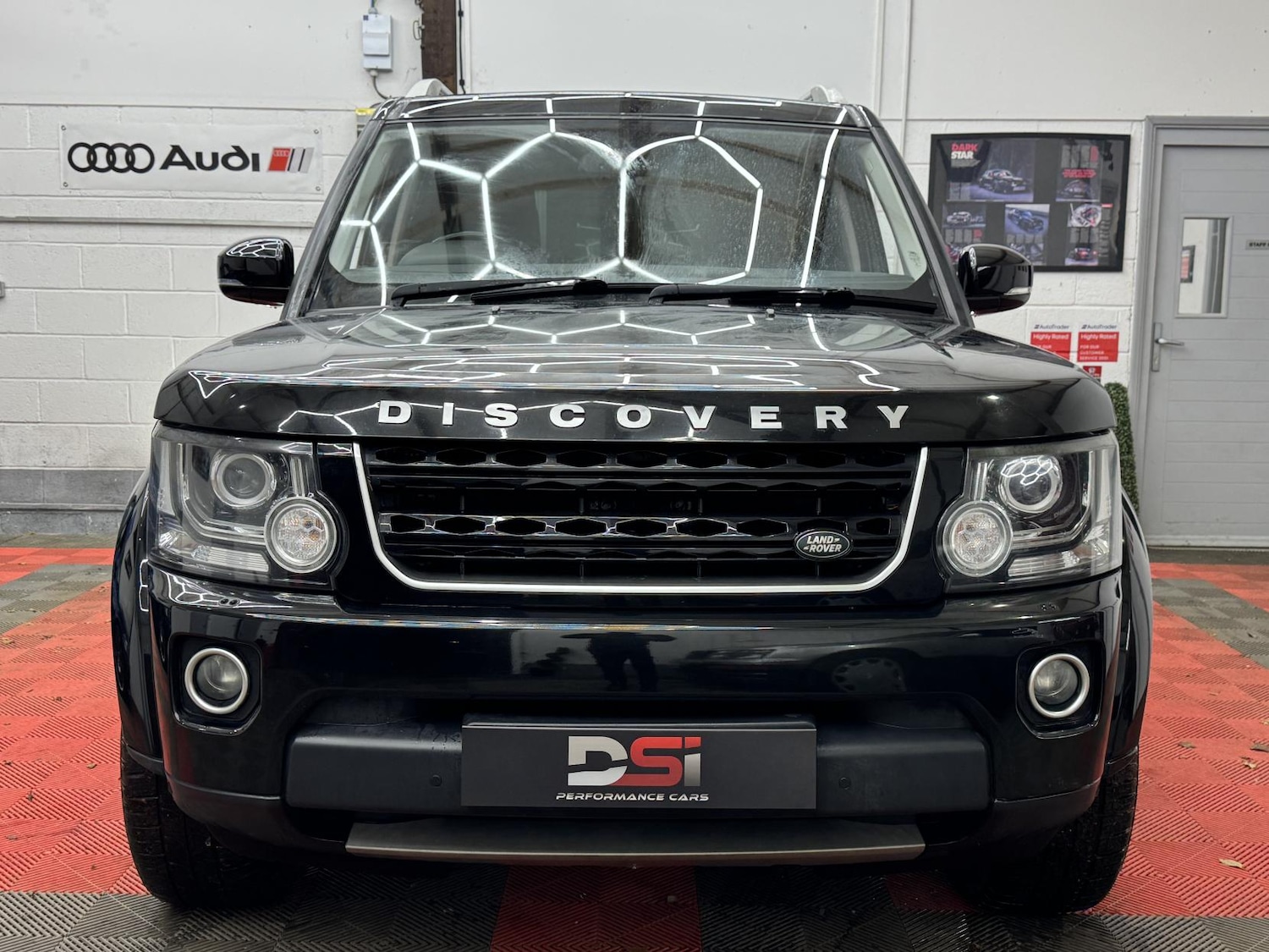 Used Land Rover Discovery 2016 for sale - 76864293: Photo 2