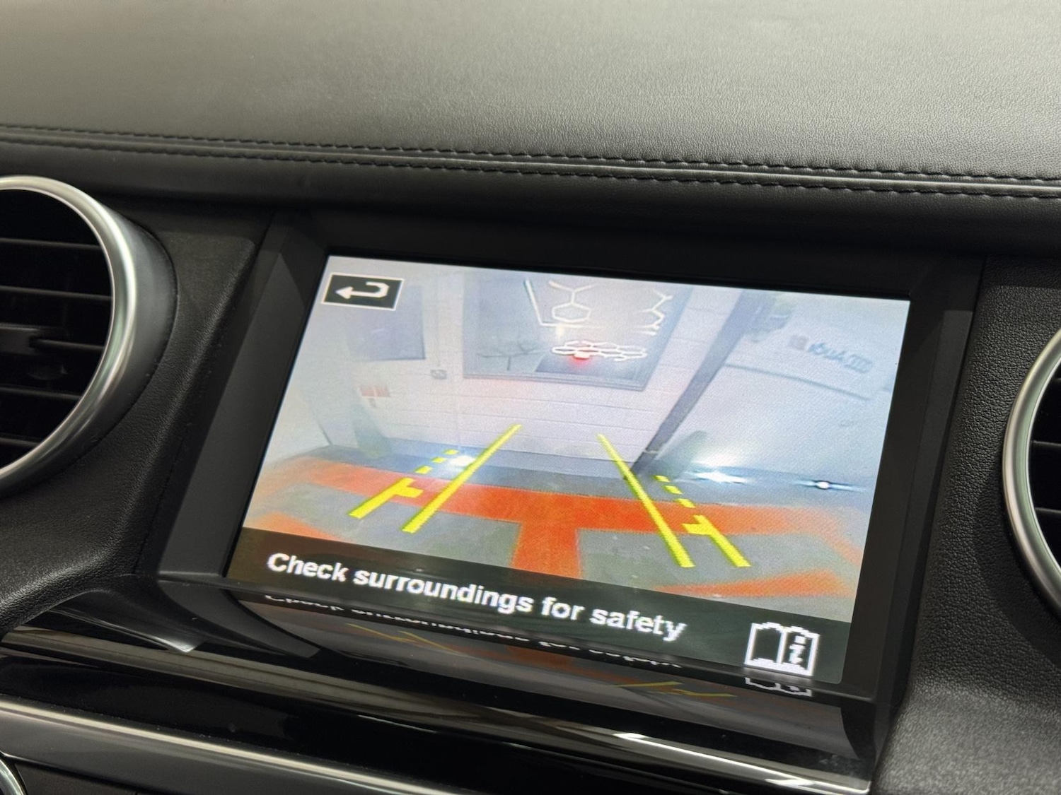 Used Land Rover Discovery 2016 for sale - 76864293: Photo 38