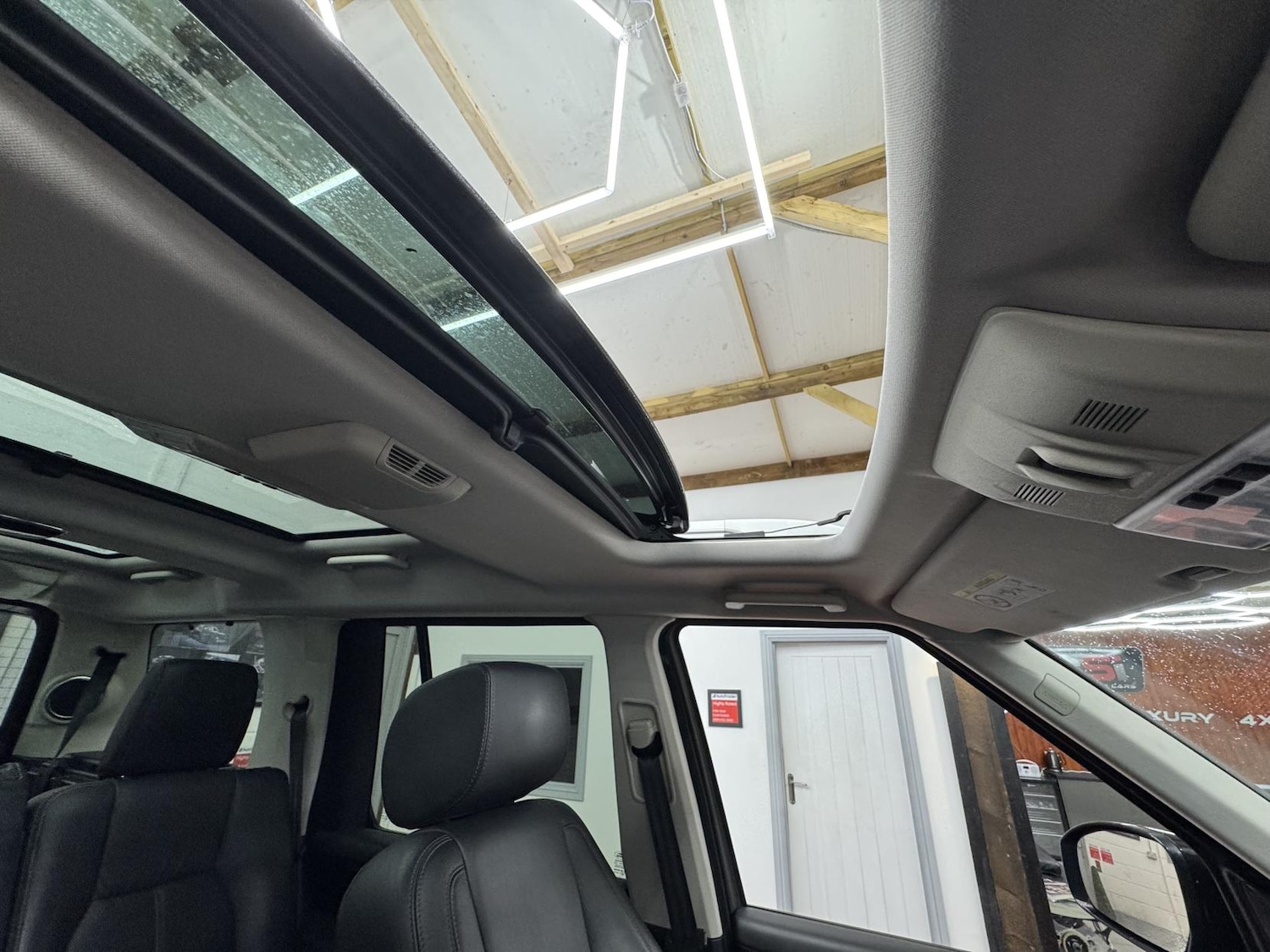 Used Land Rover Discovery 2016 for sale - 76864293: Photo 46