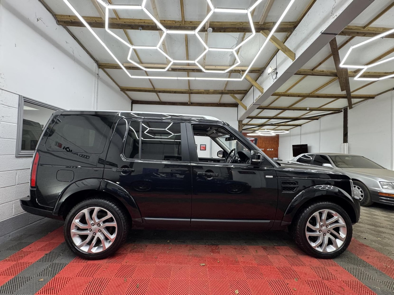 Used Land Rover Discovery 2016 for sale - 76864293: Photo 6