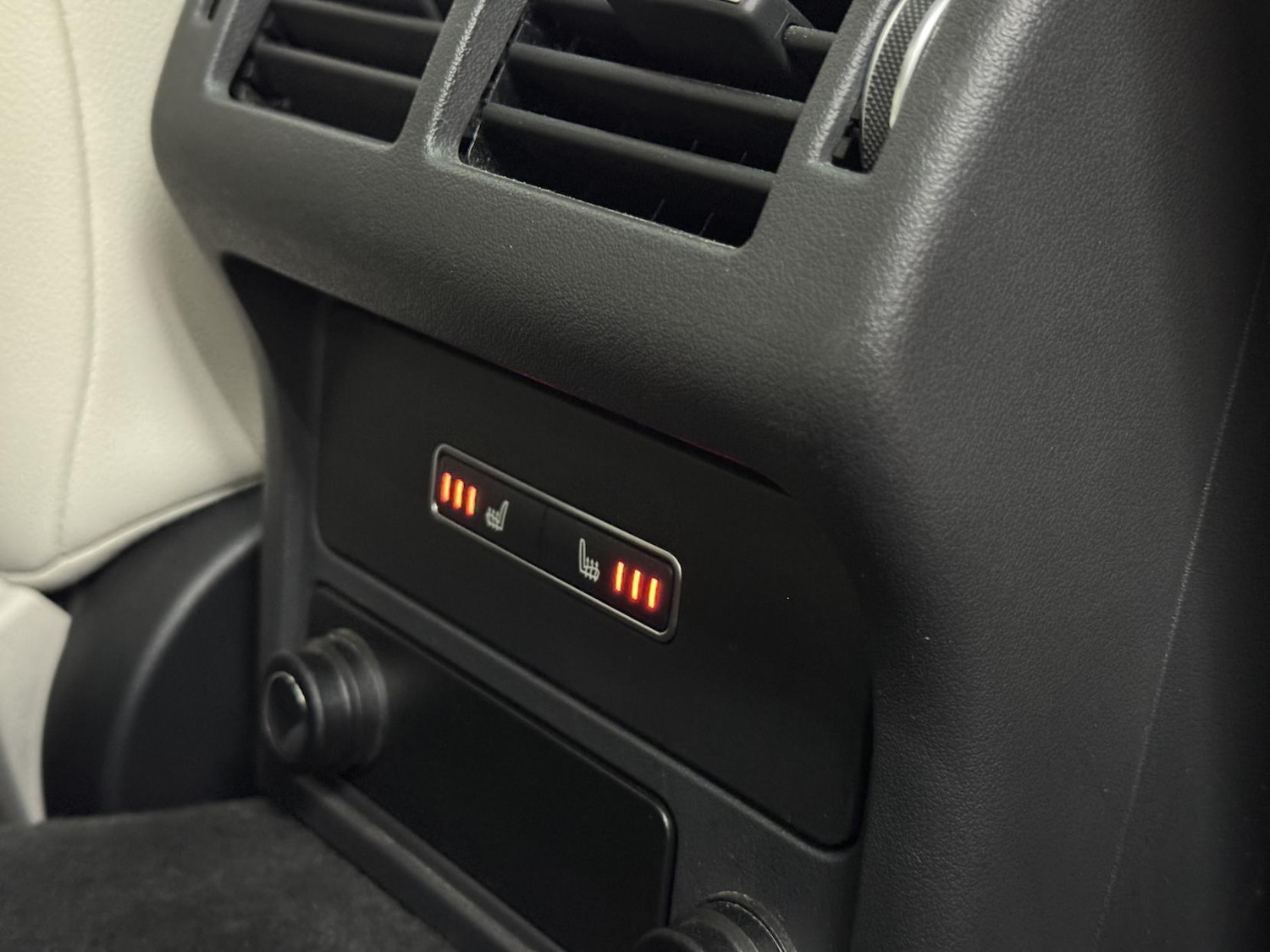 Used Jaguar XE 2016 for sale - 77903524: Photo 22