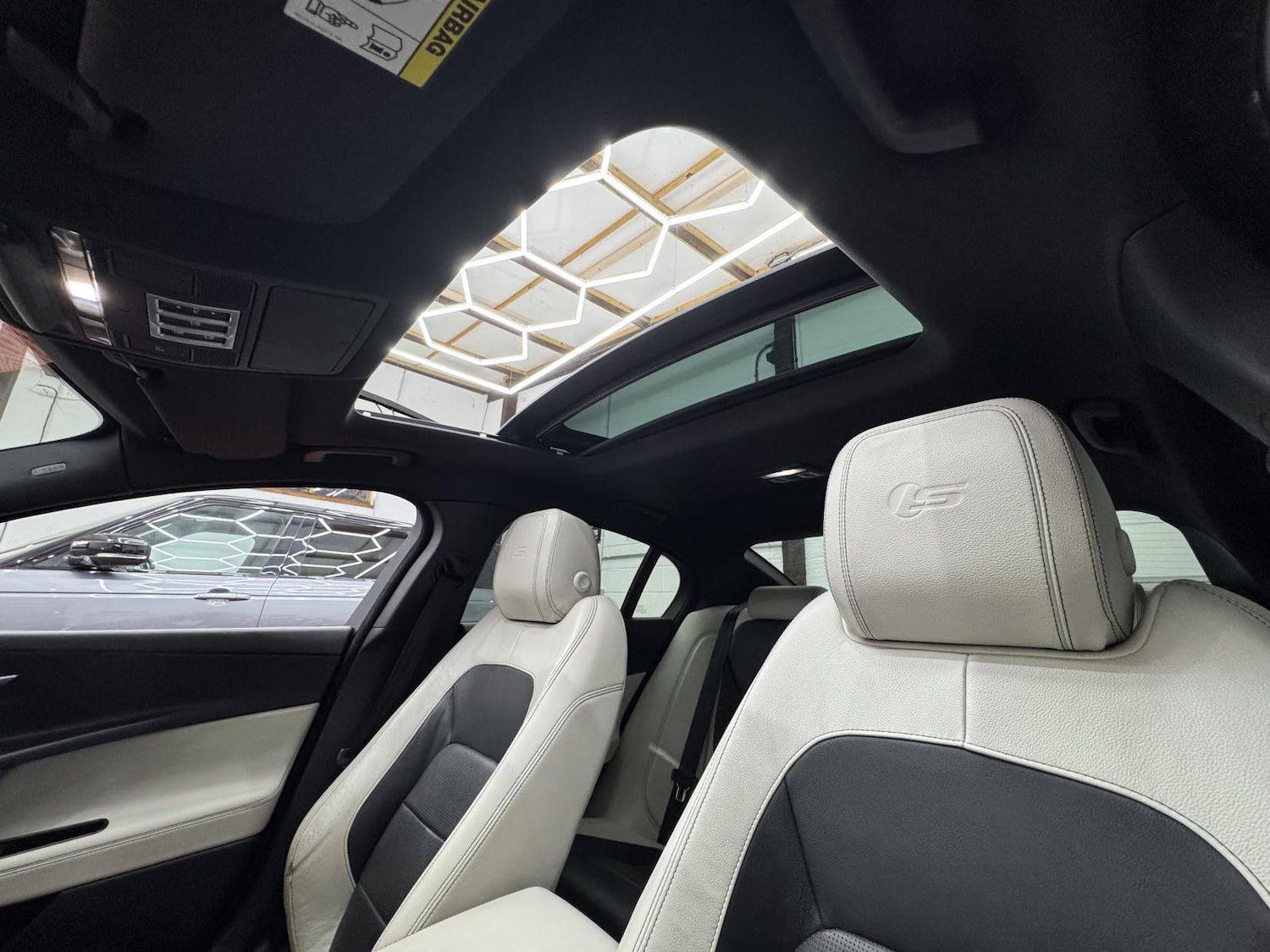 Used Jaguar XE 2016 for sale - 77903524: Photo 27