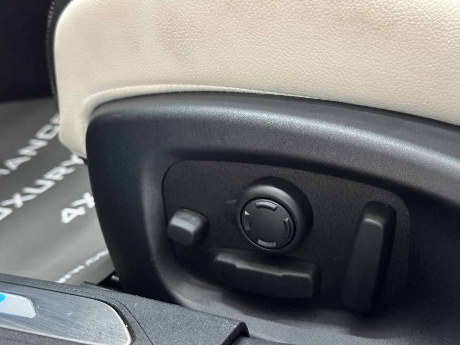 Used Jaguar XE 2016 for sale - 77903524: Photo 32