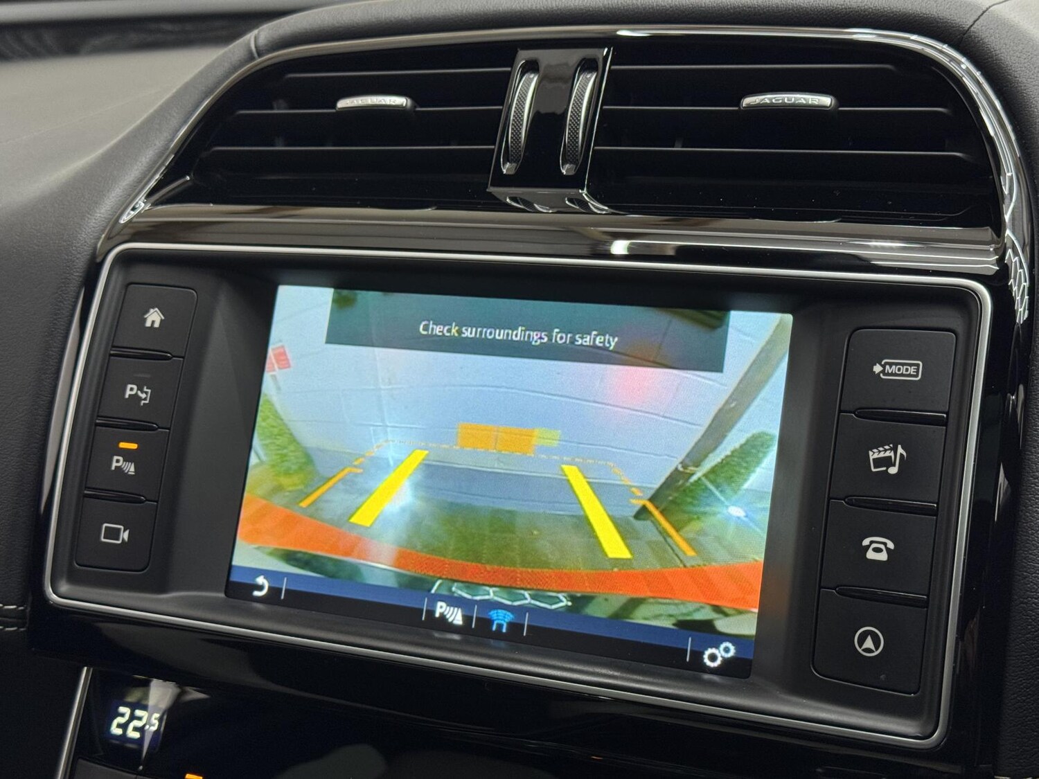 Used Jaguar XE 2016 for sale - 77903524: Photo 43