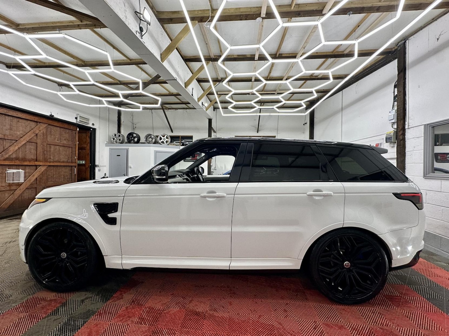 Used Land Rover Range Rover Sport 2017 for sale - 77427557: Photo 5