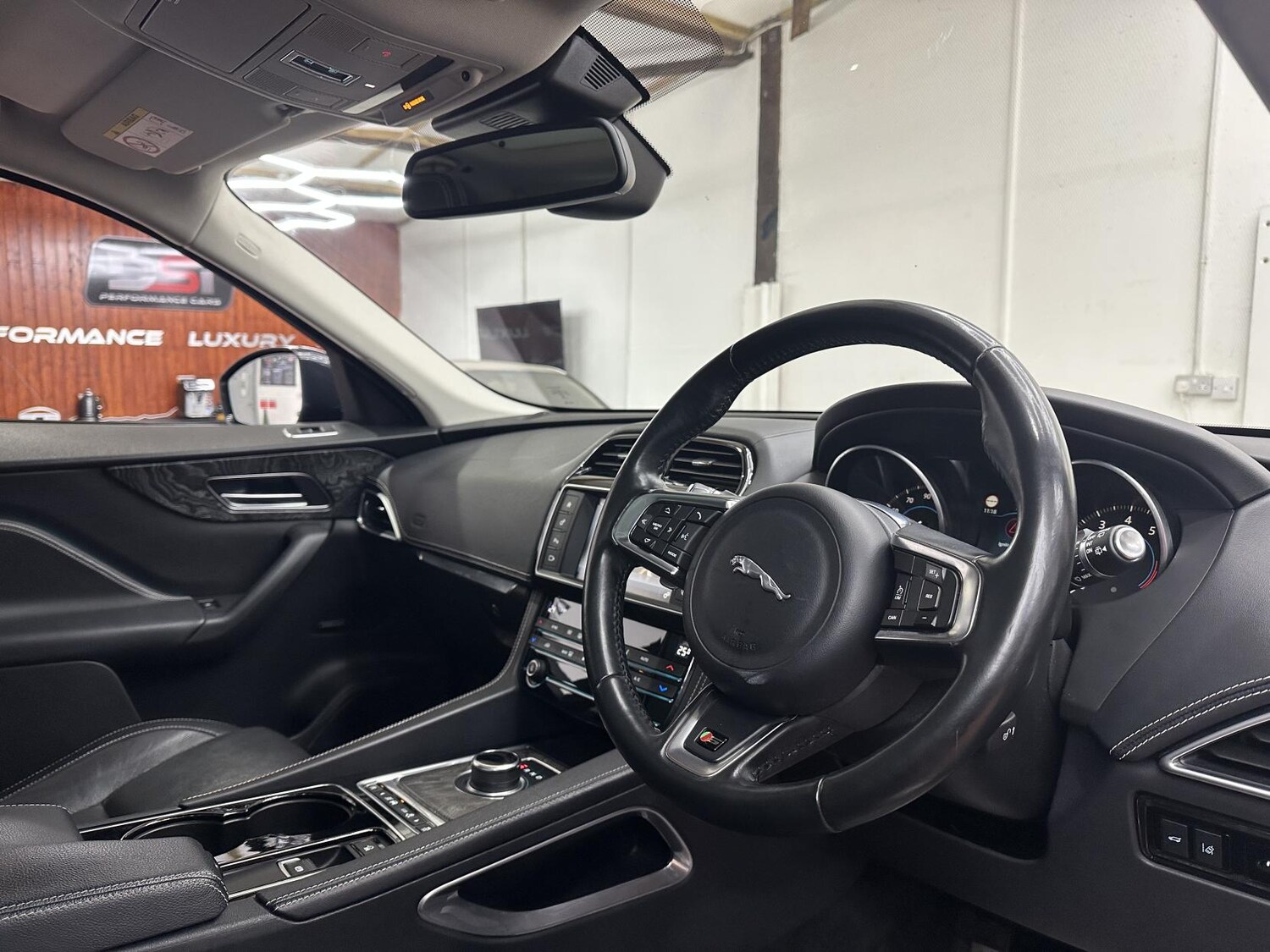 Used Jaguar F-Pace 2016 for sale - 77525793: Photo 15