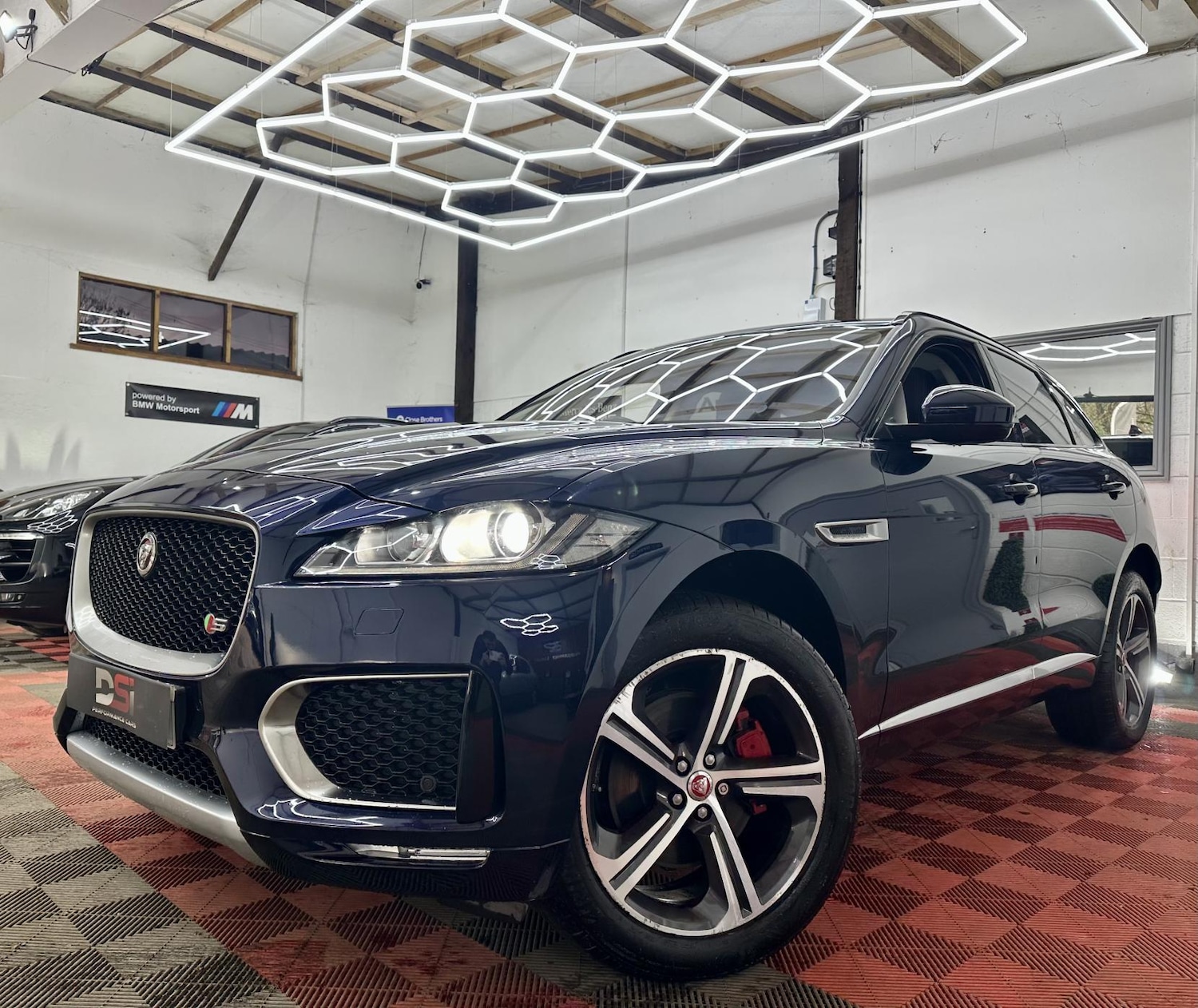 Used Jaguar F-Pace 2016 for sale - 77525793: Photo 3