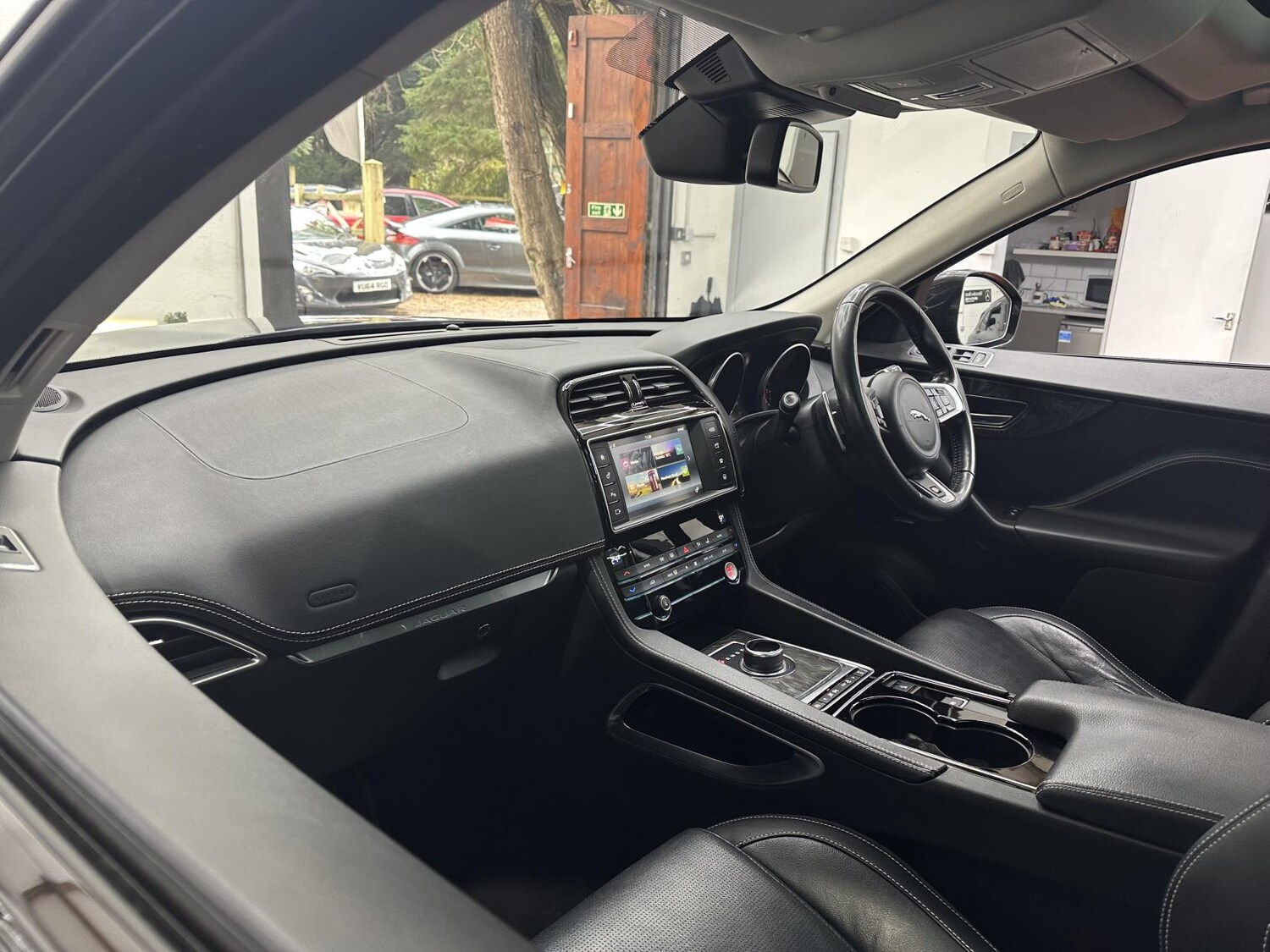 Used Jaguar F-Pace 2016 for sale - 77525793: Photo 34