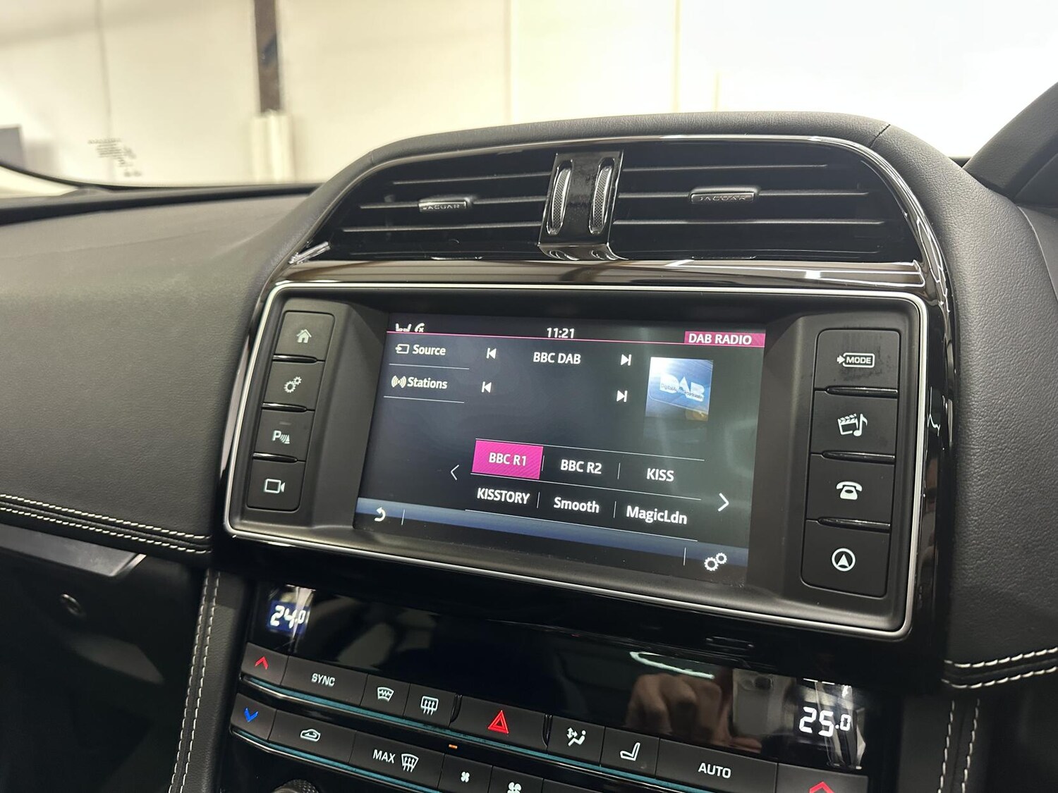 Used Jaguar F-Pace 2016 for sale - 77525793: Photo 41