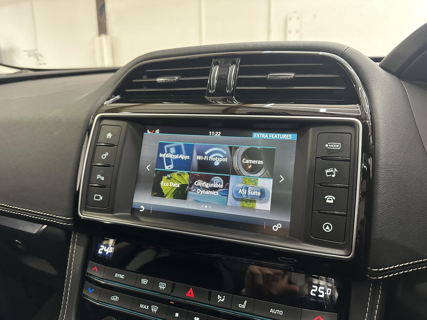 Used Jaguar F-Pace 2016 for sale - 77525793: Photo 48