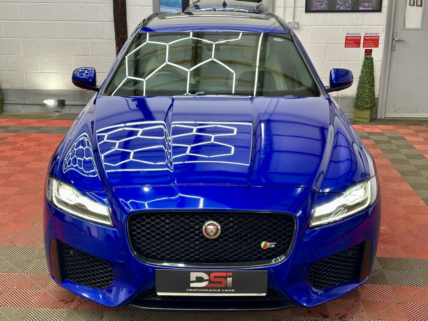 Used Jaguar XF 2019 for sale - 77573137: Photo 2