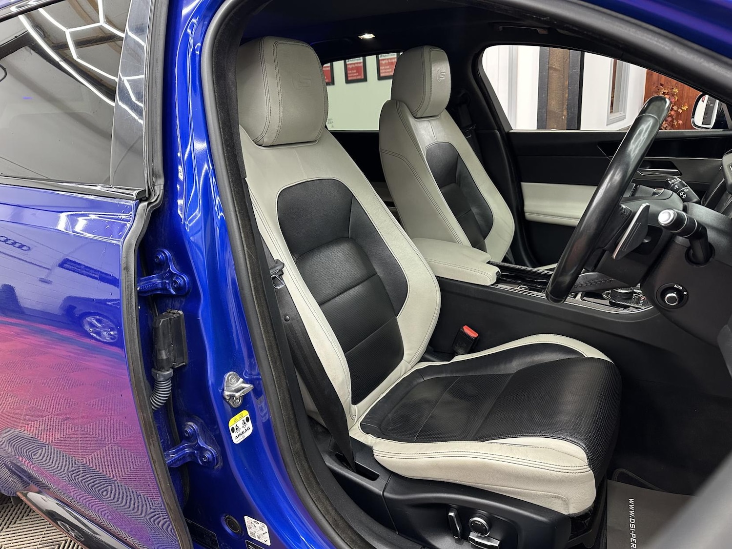 Used Jaguar XF 2019 for sale - 77573137: Photo 23