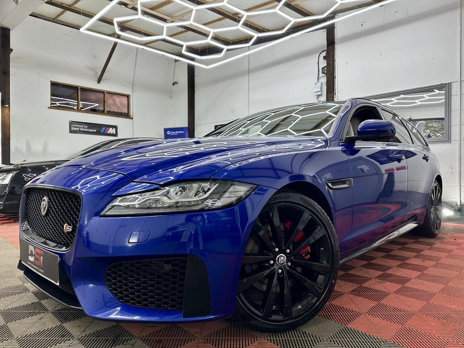 Used Jaguar XF 2019 for sale - 77573137: Photo 3