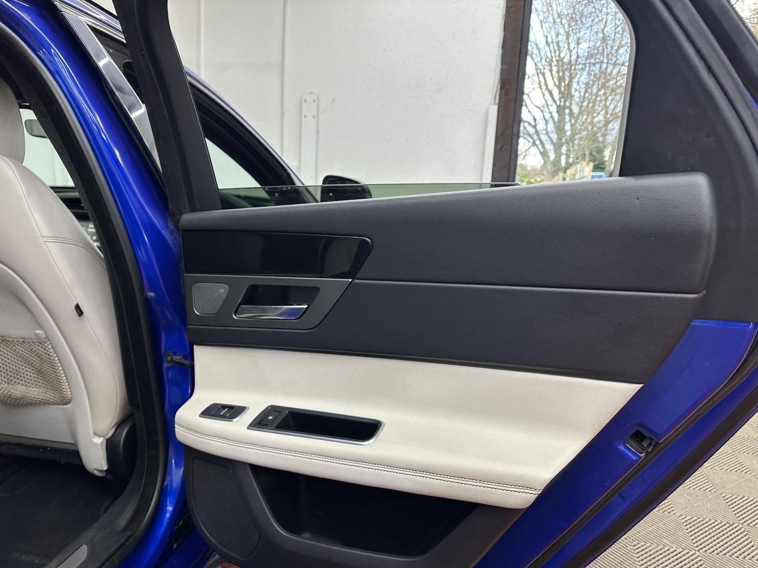 Used Jaguar XF 2019 for sale - 77573137: Photo 32