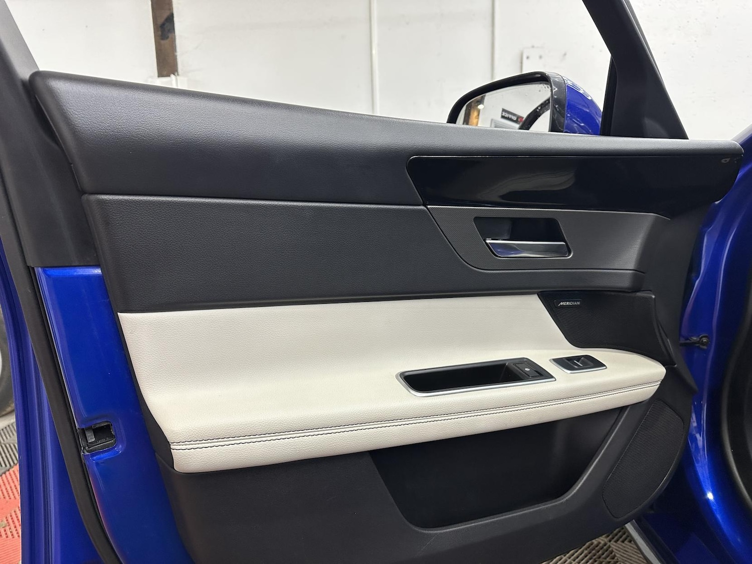 Used Jaguar XF 2019 for sale - 77573137: Photo 36