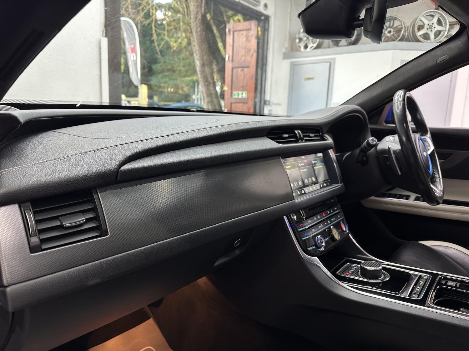 Used Jaguar XF 2019 for sale - 77573137: Photo 39