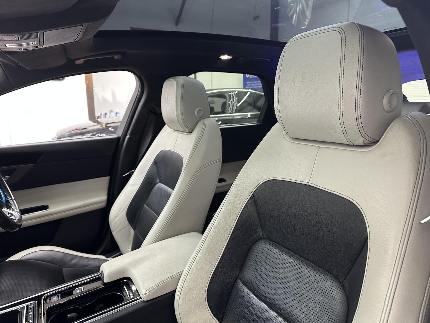 Used Jaguar XF 2019 for sale - 77573137: Photo 41