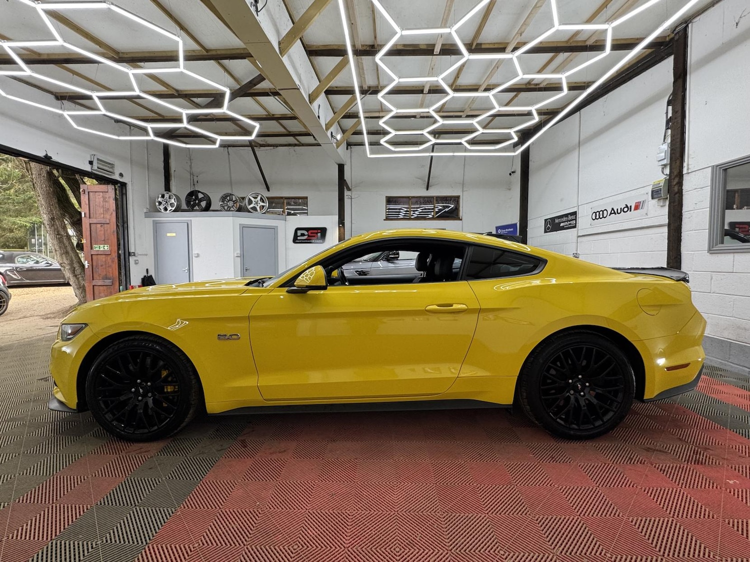 Used Ford Mustang 2016 for sale - 77992037: Photo 5
