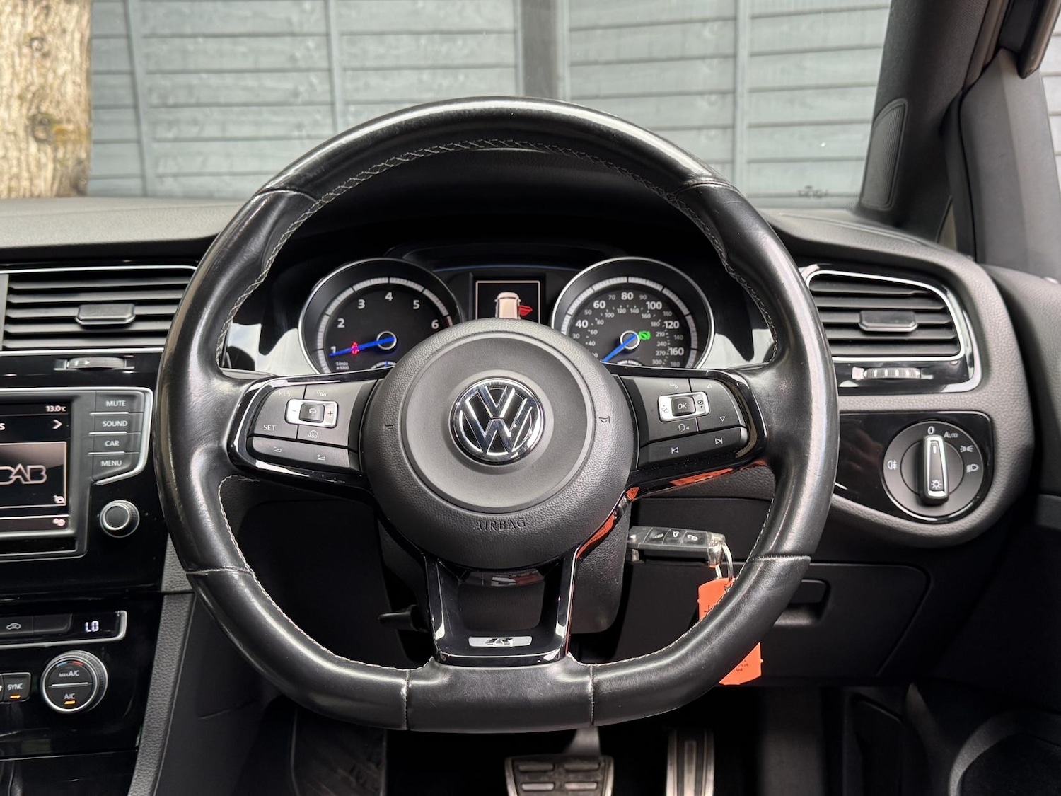 Used Volkswagen Golf 2015 for sale - 76332792: Photo 24