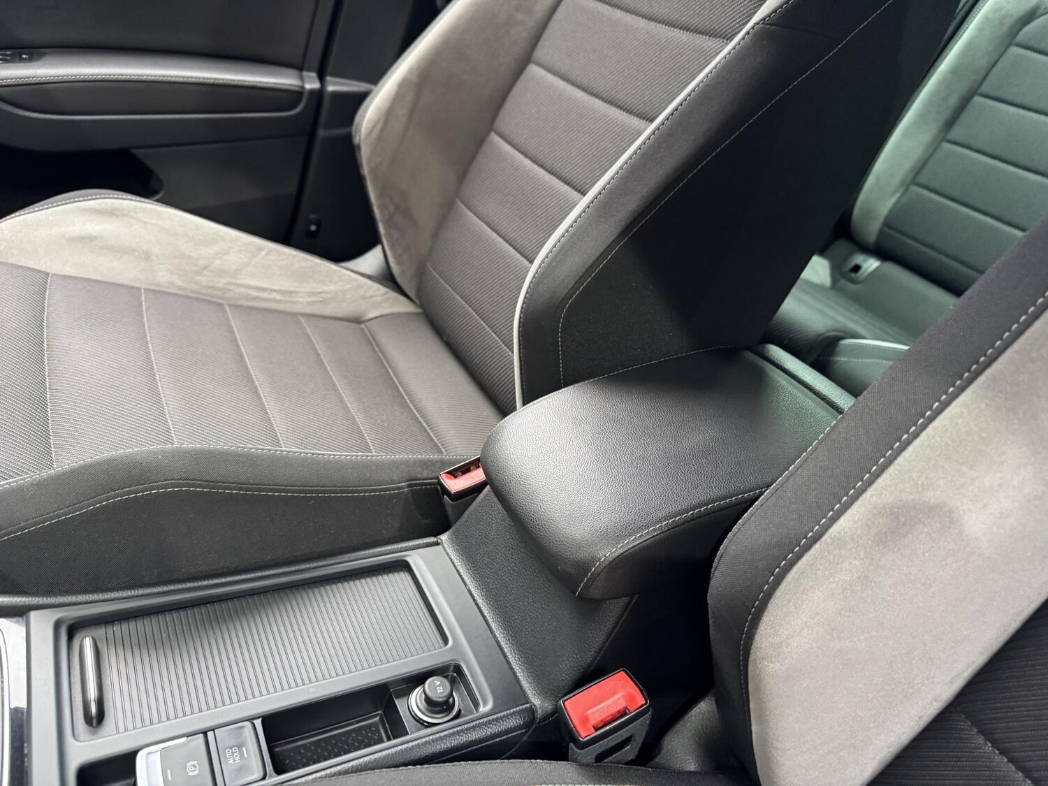 Used Volkswagen Golf 2015 for sale - 76332792: Photo 31