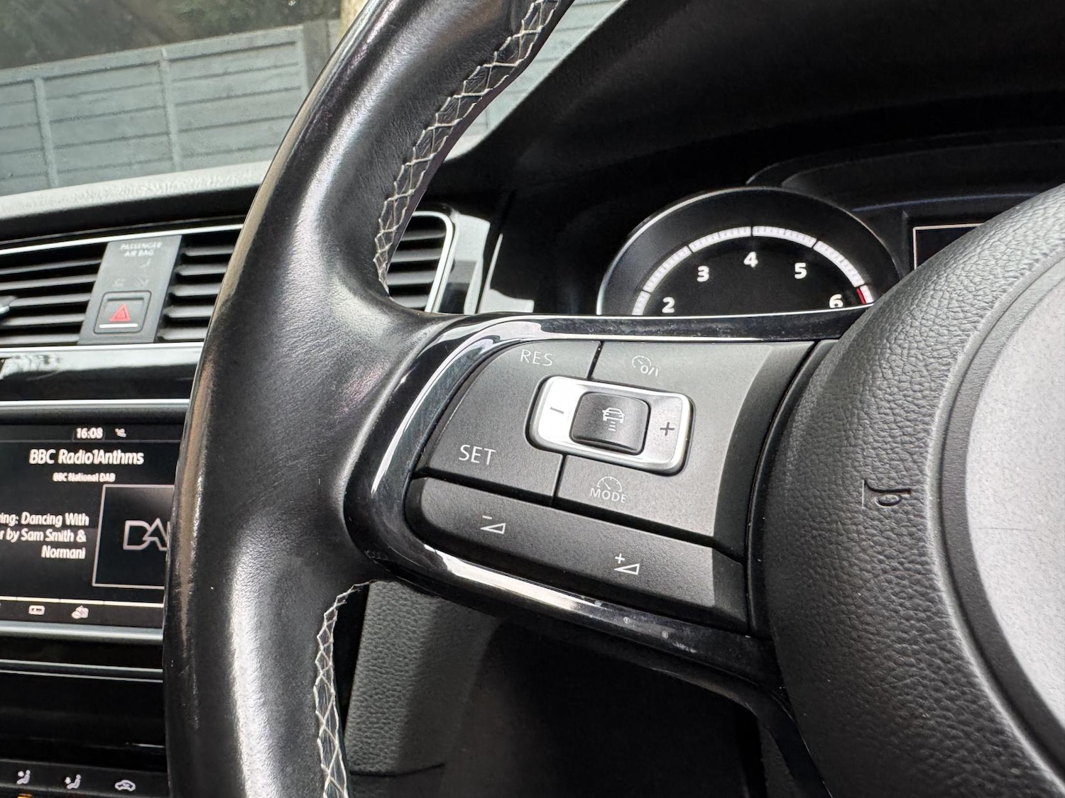 Used Volkswagen Golf 2015 for sale - 76332792: Photo 35